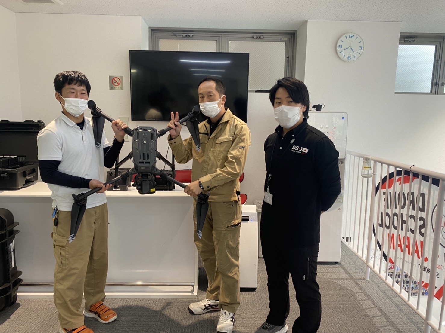 昨日フライトコースお二人様ご卒業頂きました。
