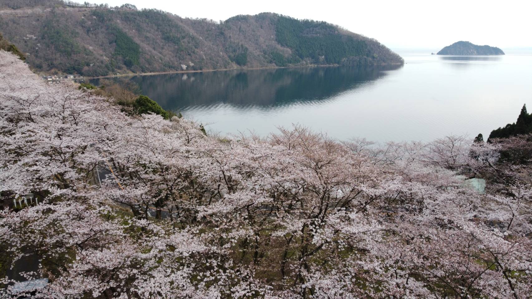 卒業生様からまたまた素晴らしいドローン空撮画像をお送り頂きました。