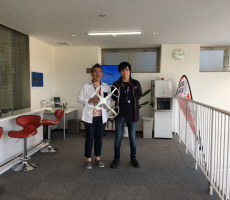 昨日フライトコースを修了なさいました。