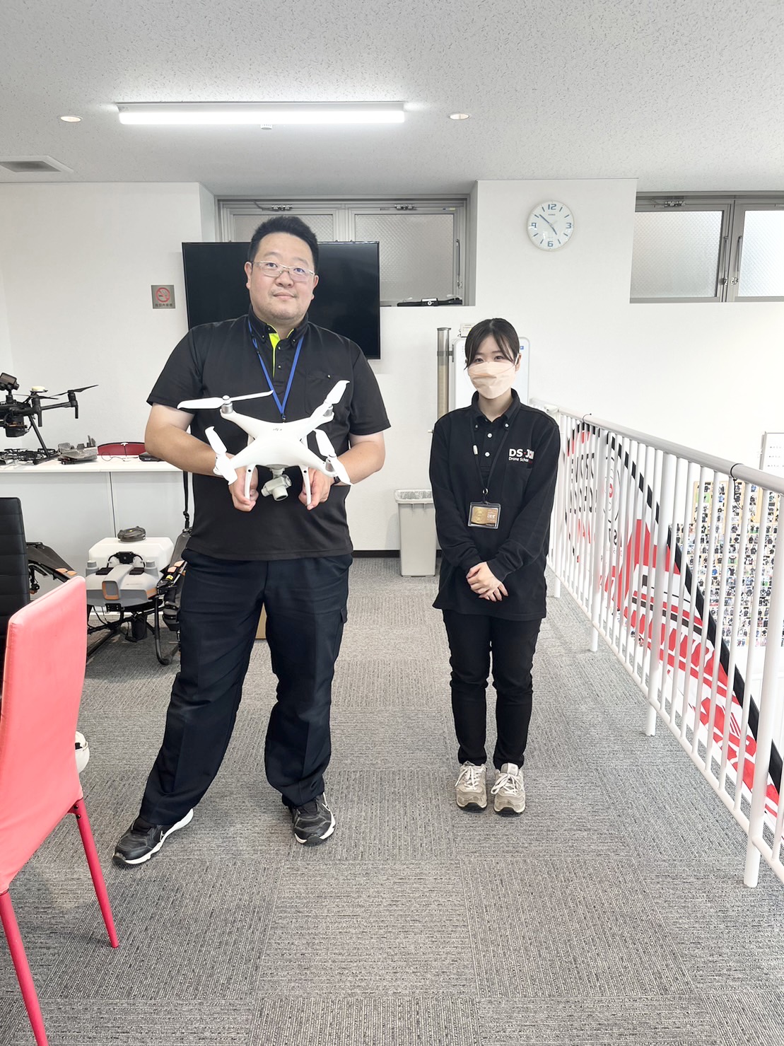 先日、国家資格二等無人航空機操縦士コースご卒業頂きました。