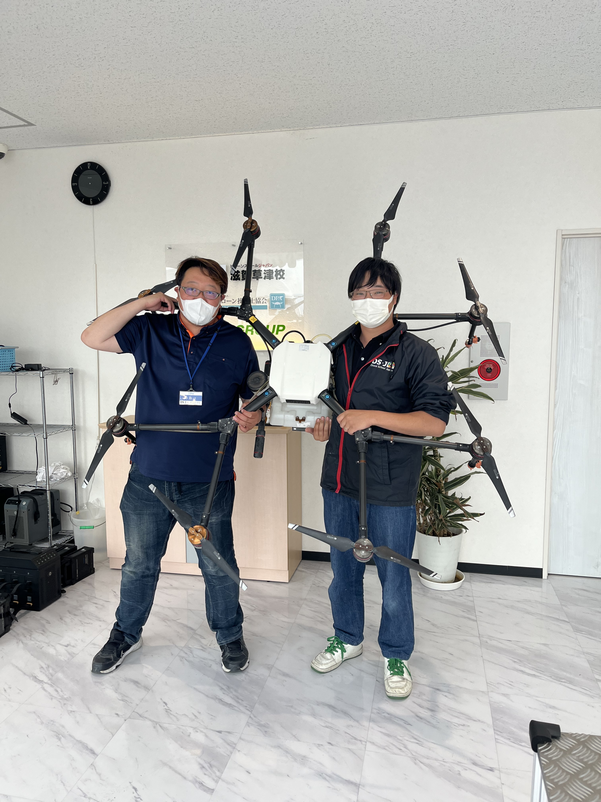 先日農業コースご卒業頂きました。UTC農業ドローンオペレーター認定証取得おめでとうございます。