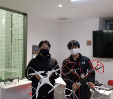 一昨日、フライトコースを修了なさいました。