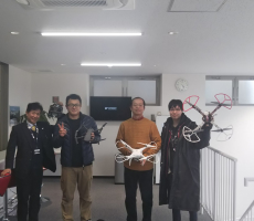 先日お二人の方がフライトコースを修了なさいました。