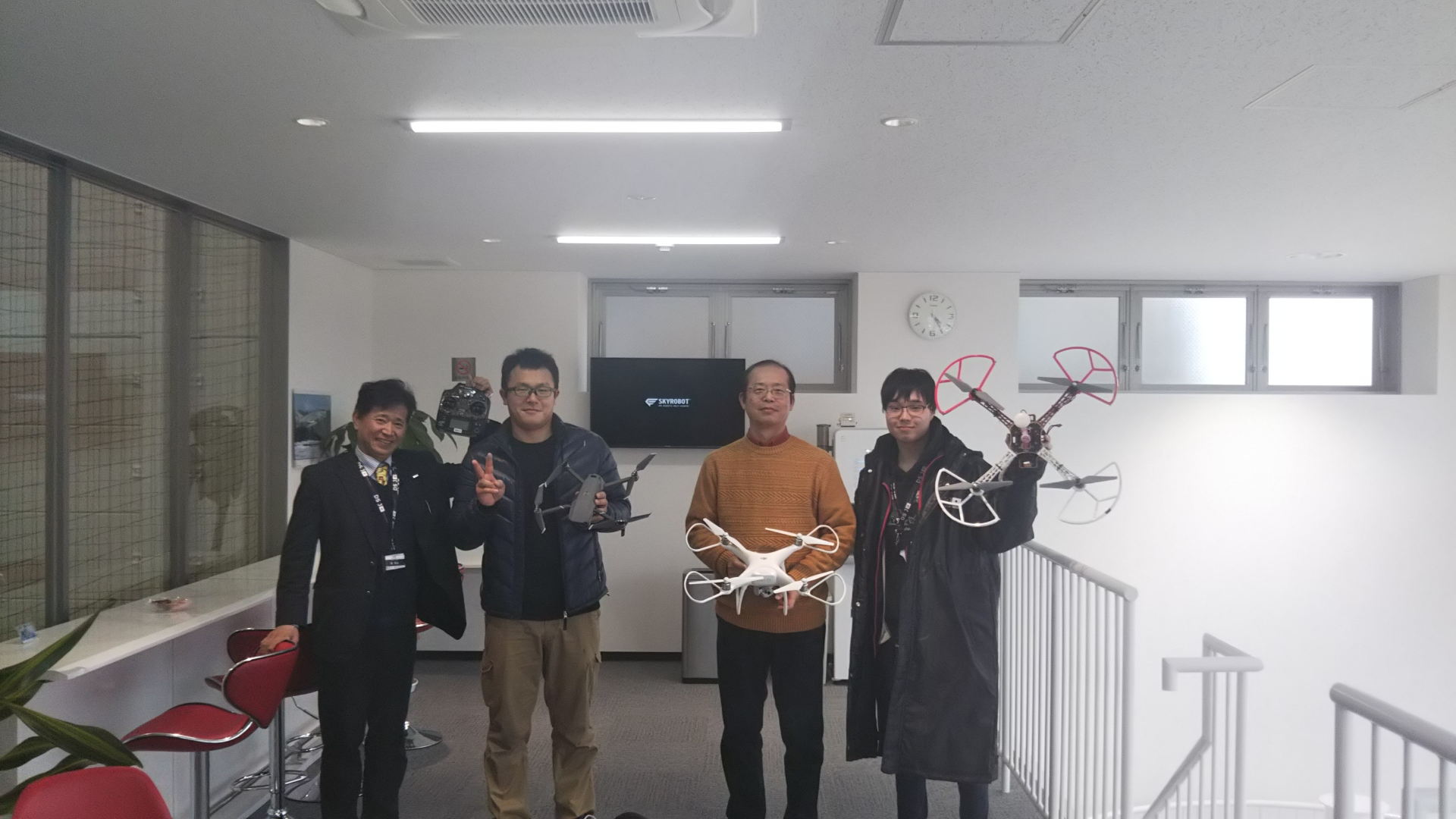 先日お二人の方がフライトコースを修了なさいました。