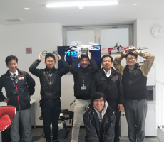 昨日フライトコースを修了されました４名の方々です。