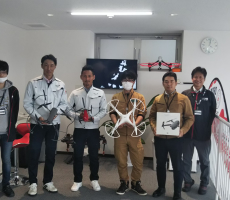 一昨日、フライトコース修了なさいました４名の方々です。