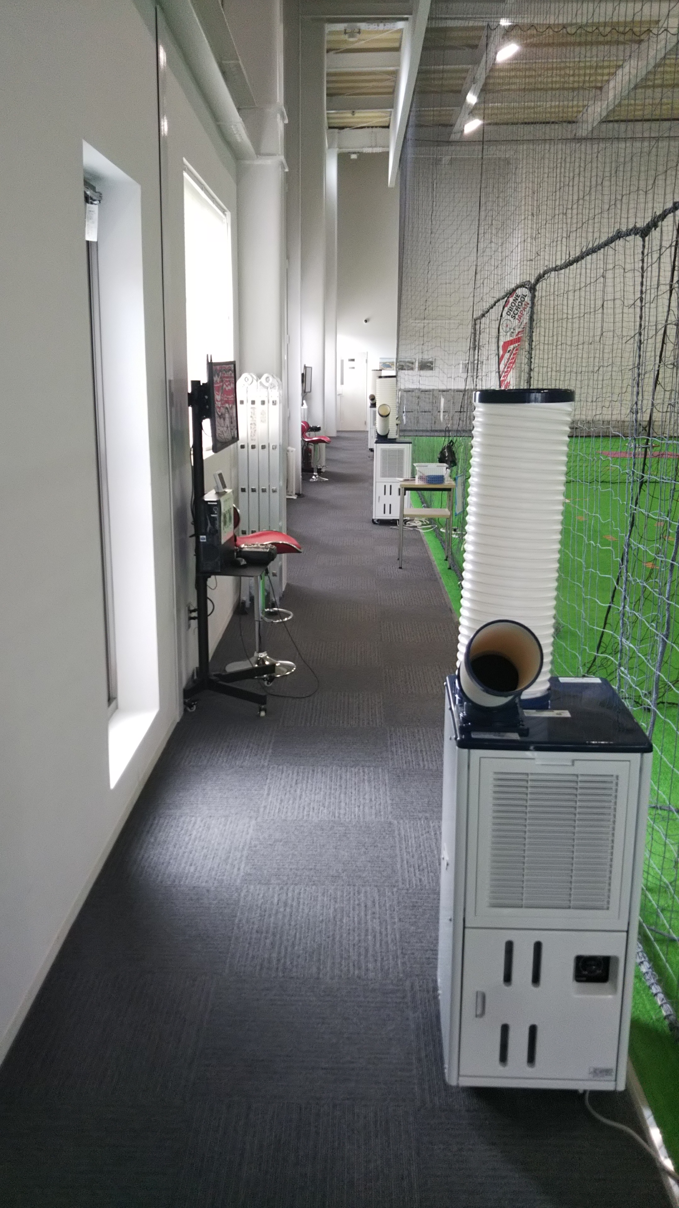 ドローンスクールジャパン滋賀草津校に酷暑対策の救世主スポットクーラー３台登場。