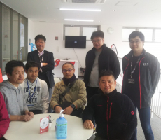 卒業生様がたまたまひと時にたくさんお集まりいただいたので、思わず写真をパシャリ！！