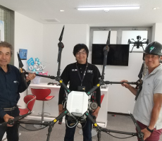 本日　農業コースを修了なさいました。素晴らしい。本校での農業コースは7人目のご卒業。
