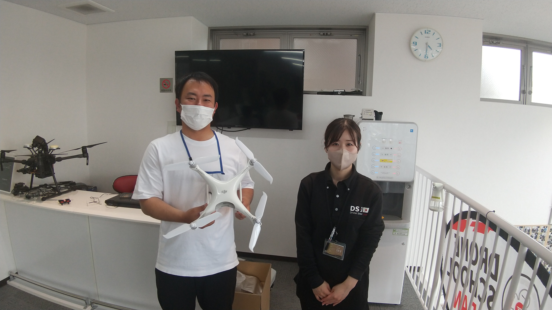 先日、国家資格二等無人航空機操縦士コースご卒業頂きました。
