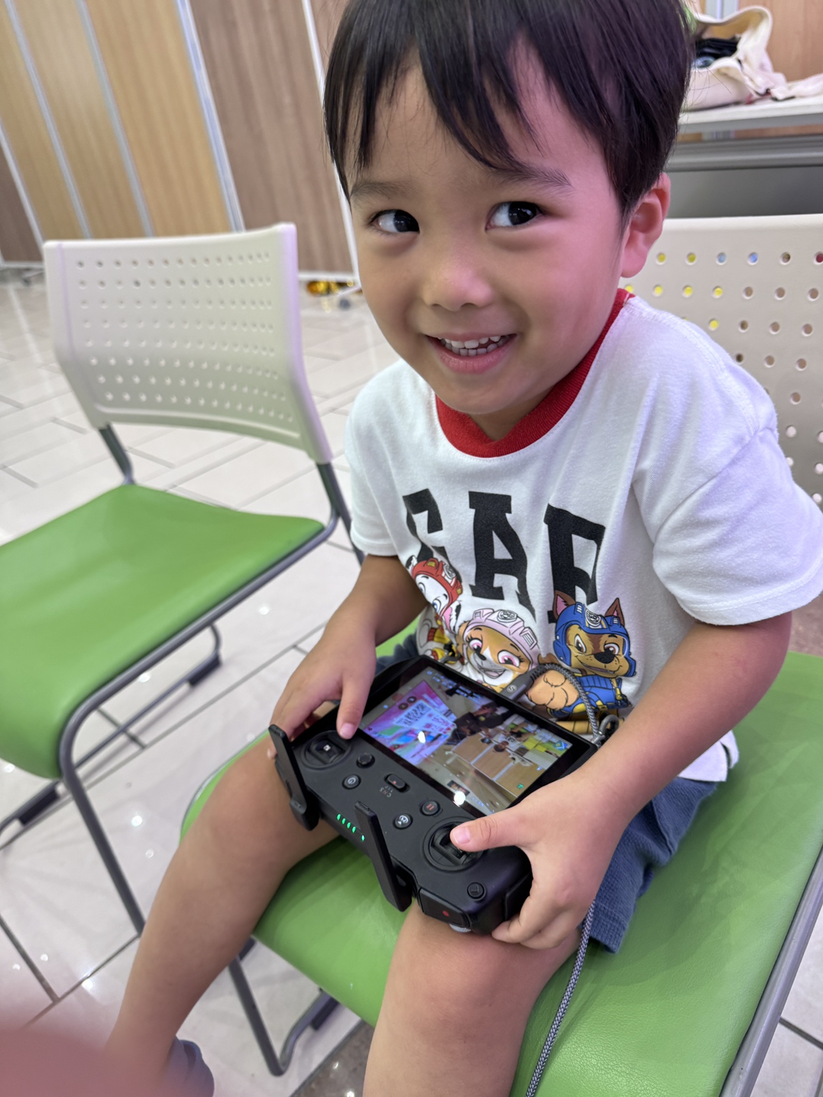草津イオンモールでのキッズドローン体験イベント大盛況