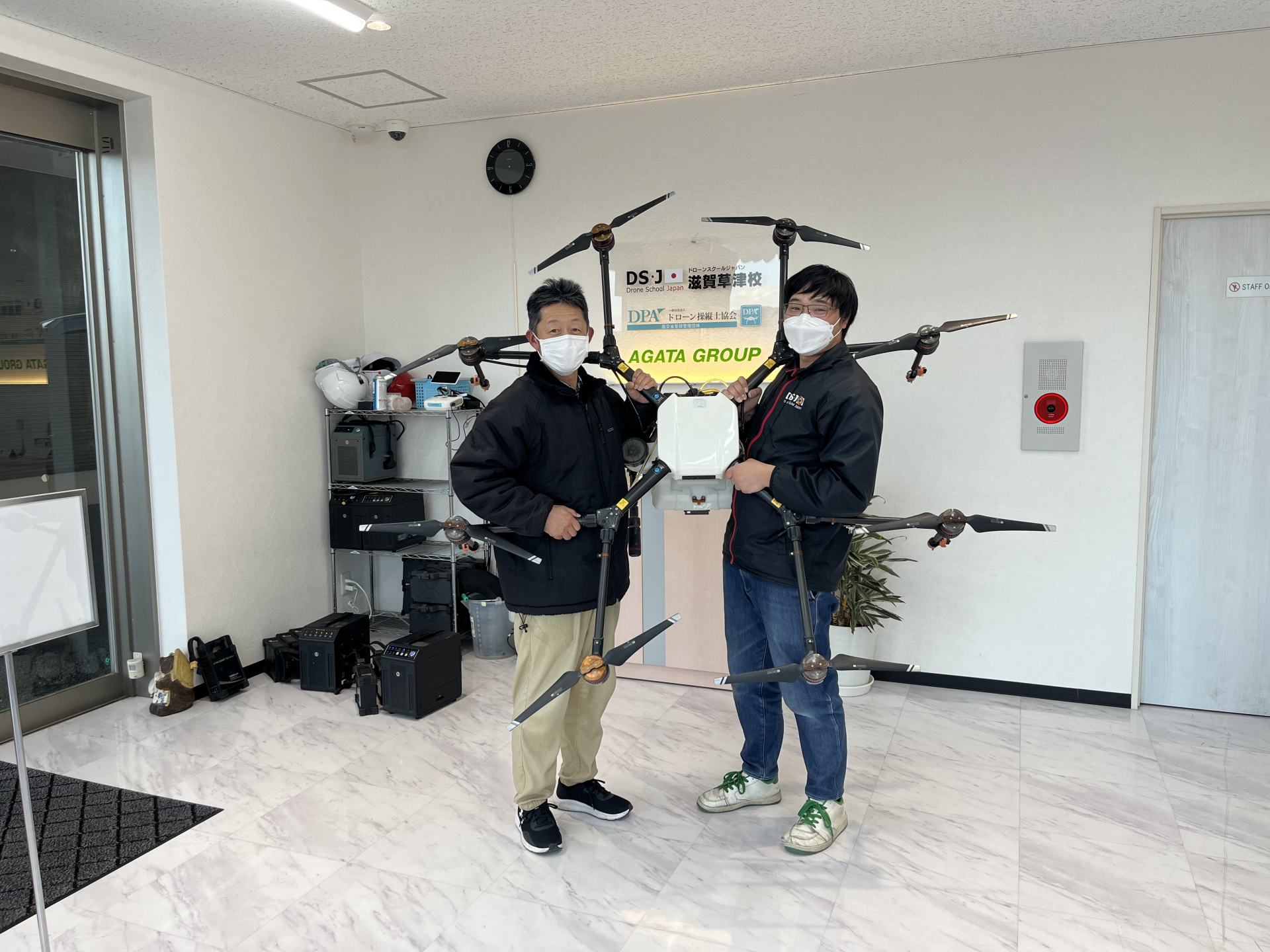 先日農業コースご卒業頂きました。UTC農業ドローンオペレーター認定証取得おめでとうございます。