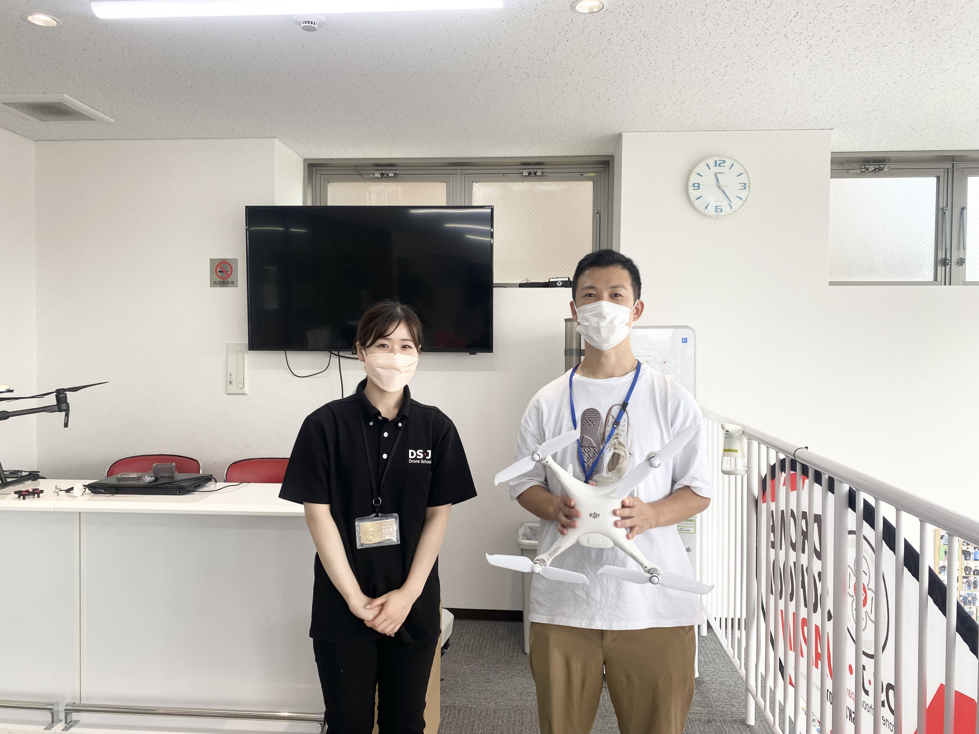 先日、国家資格二等無人航空機操縦士コースご卒業頂きました。