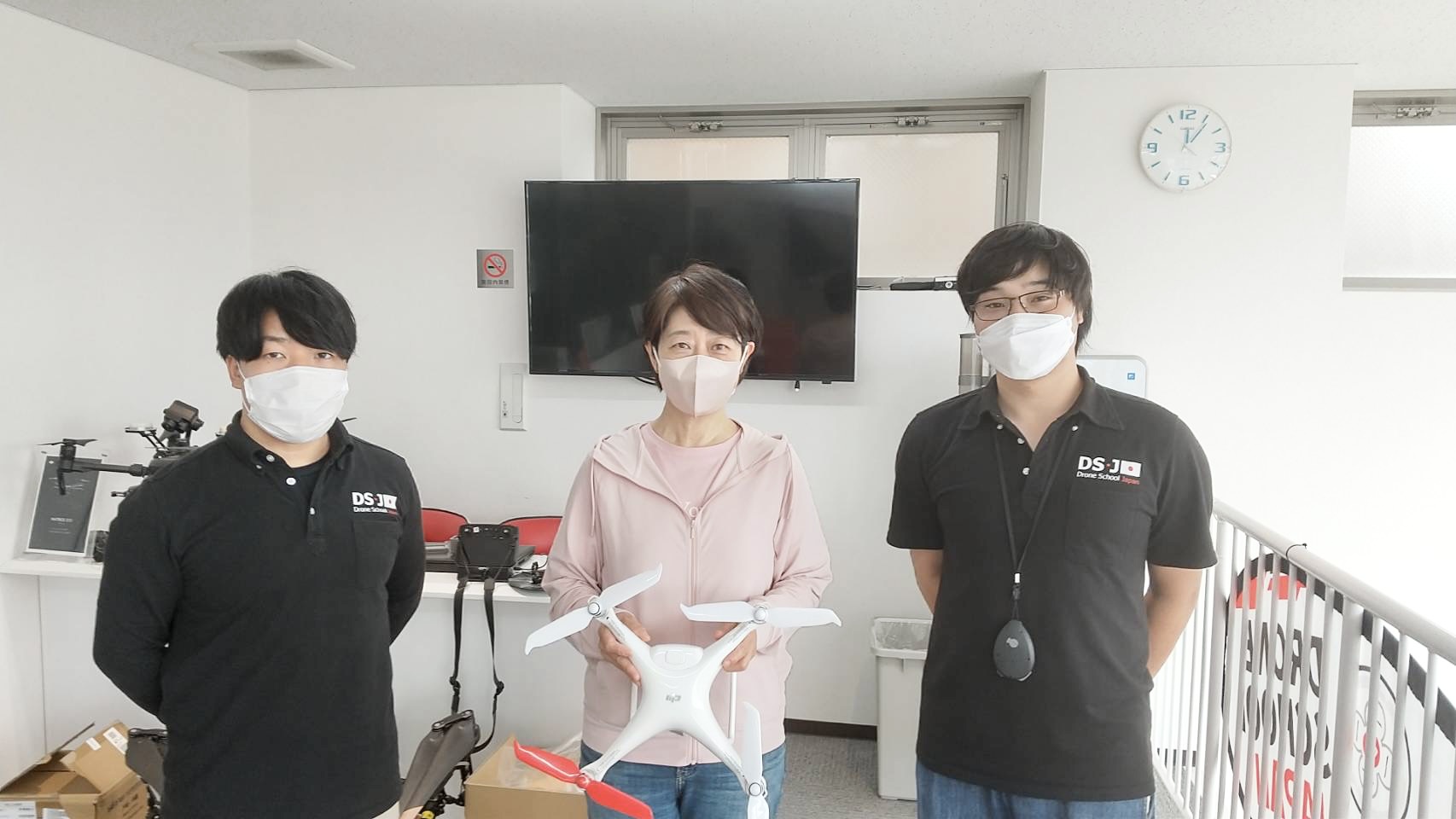 先日、国家資格二等無人航空機操縦士コースご卒業頂きました。